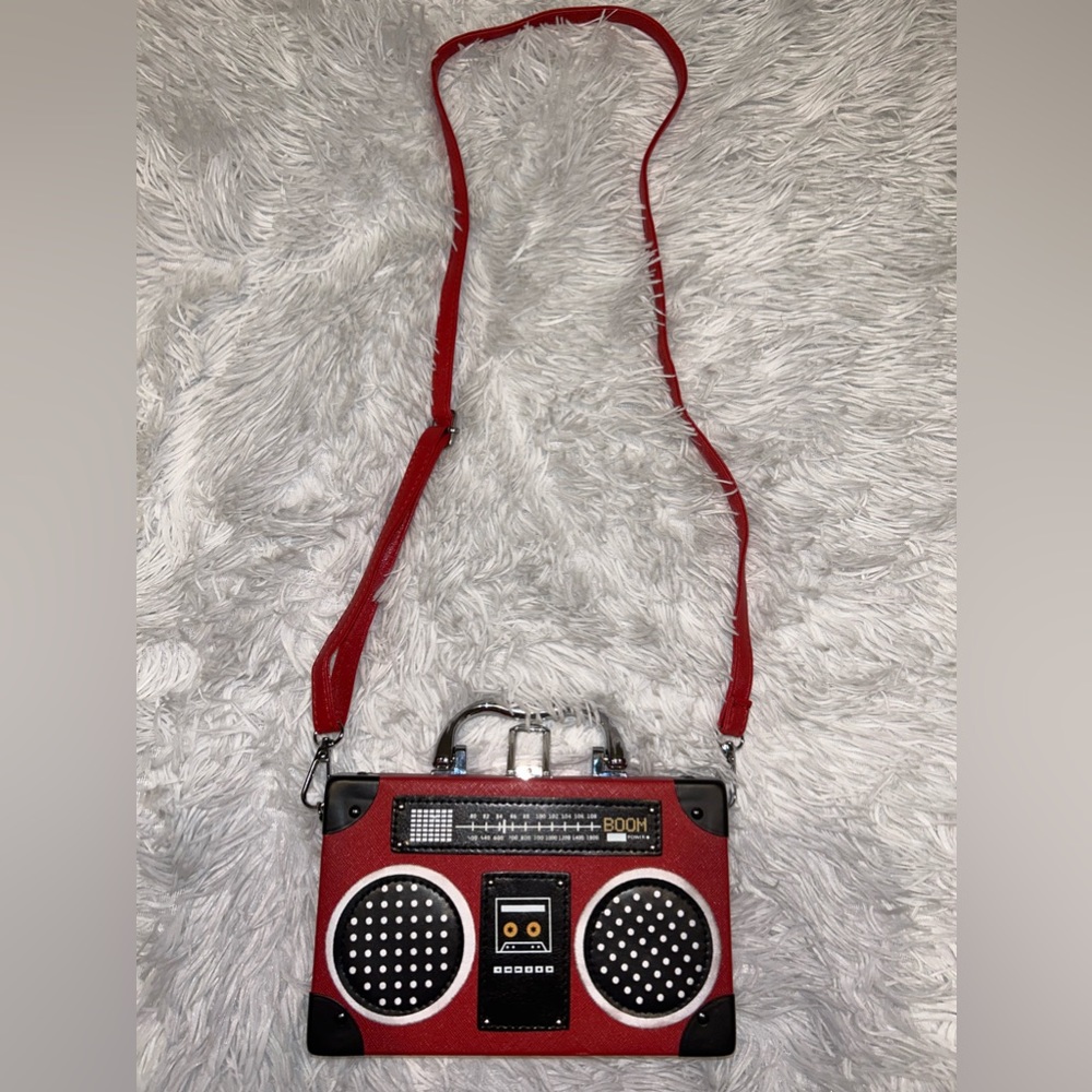 Radio style purse